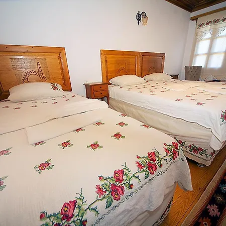 Hotel de apartamente Ata Konagi *